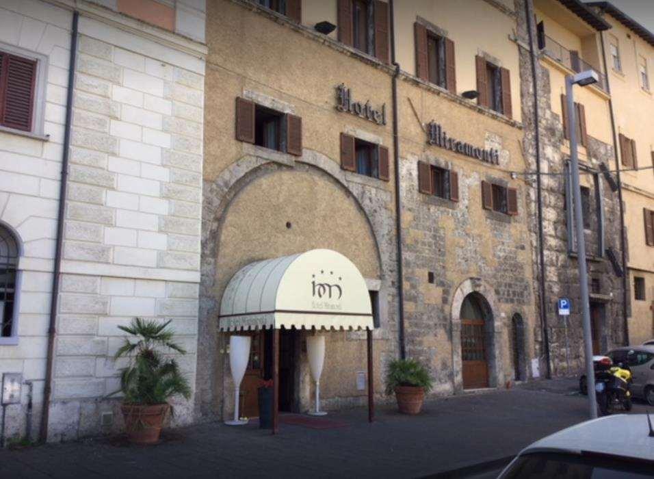 Hotel&Ristorante Miramonti Palazzo Storico Rieti Esterno foto