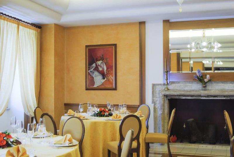 Hotel&Ristorante Miramonti Palazzo Storico Rieti Esterno foto