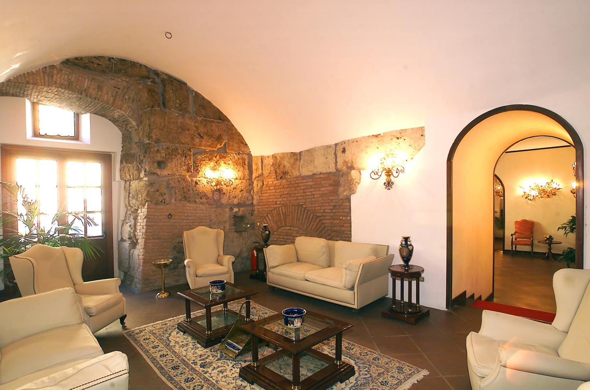 Hotel&Ristorante Miramonti Palazzo Storico Rieti Esterno foto