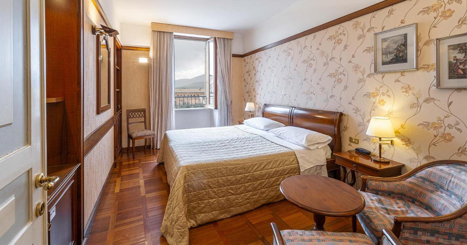 Hotel&Ristorante Miramonti Palazzo Storico Rieti Esterno foto