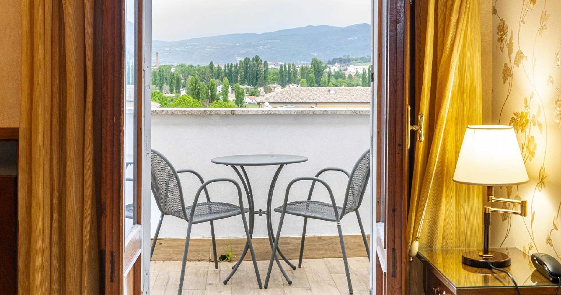 Hotel&Ristorante Miramonti Palazzo Storico Rieti Esterno foto
